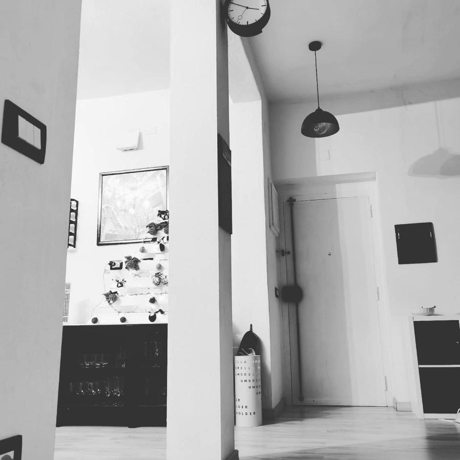 Black&White Guest House อีเกลเซียส ภายนอก รูปภาพ