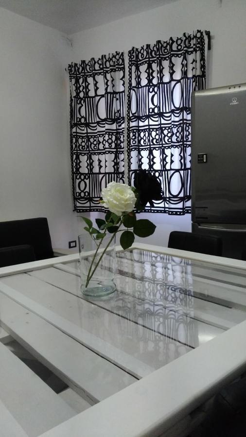 Black&White Guest House อีเกลเซียส ภายนอก รูปภาพ