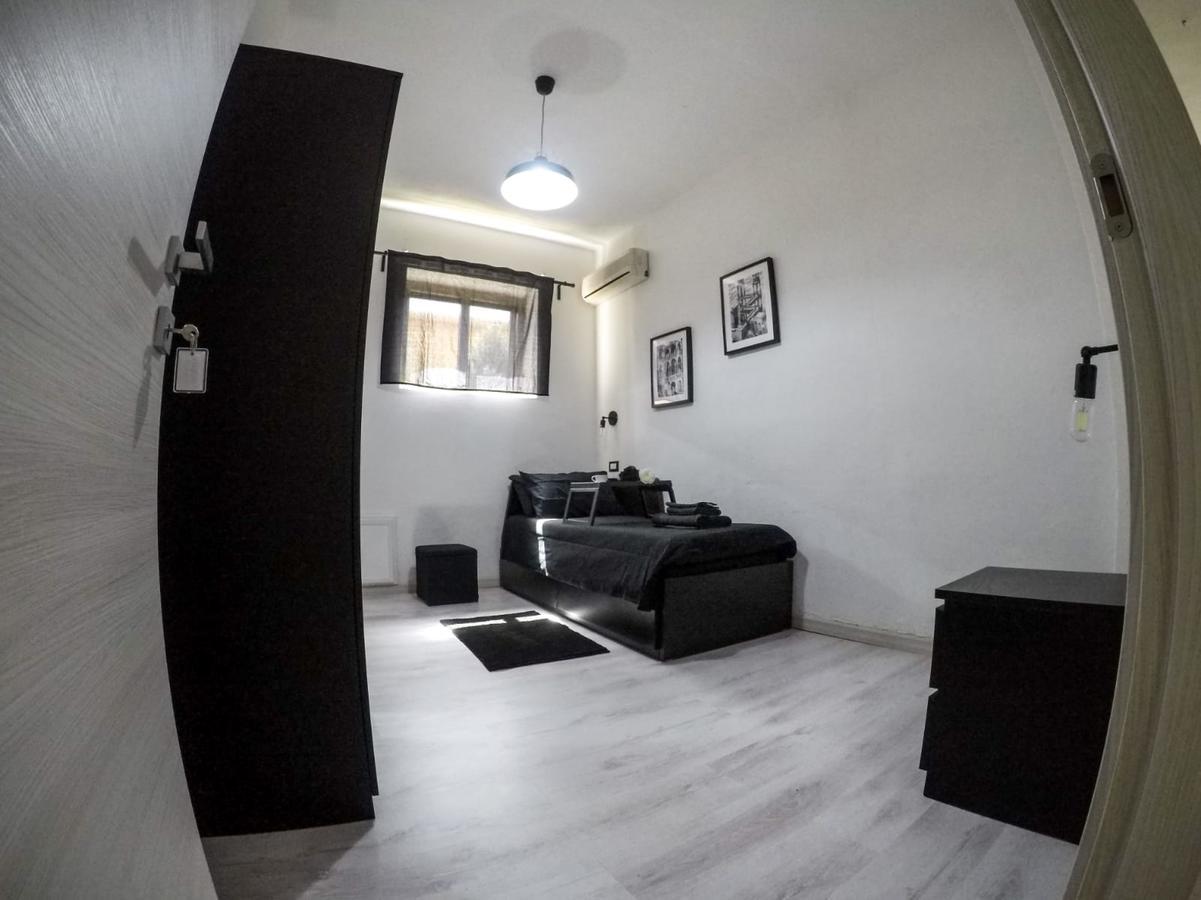 Black&White Guest House อีเกลเซียส ภายนอก รูปภาพ